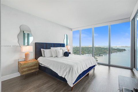 Condo in Miami, Florida, 2 bedrooms  № 1996067 - photo 2