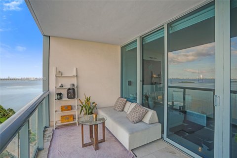 Condo in Miami, Florida, 2 bedrooms  № 1996067 - photo 10