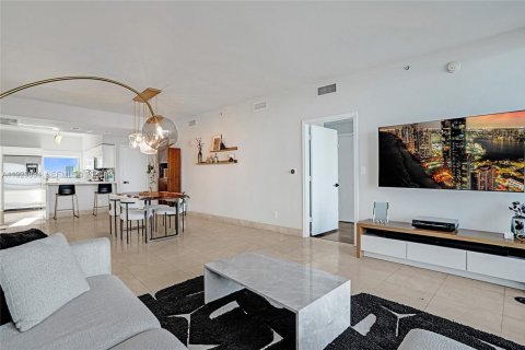 Condo in Miami, Florida, 2 bedrooms  № 1996067 - photo 25