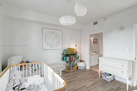 Condo in Miami, Florida, 2 bedrooms  № 1996067 - photo 30