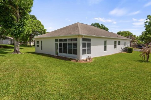 House in Clermont, Florida 2 bedrooms, 184.41 sq.m. № 2143029 - photo 2