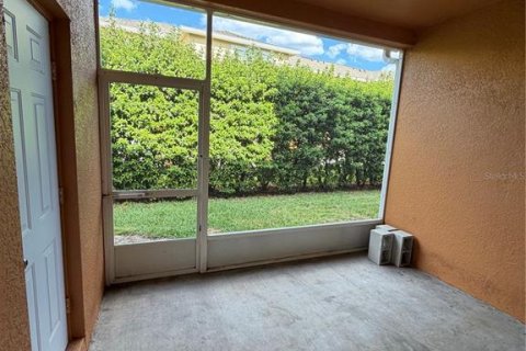 Townhouse in Lakeland, Florida 2 bedrooms, 113.71 sq.m. № 2155257 - photo 11