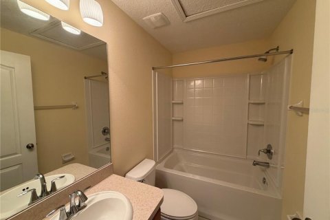 Townhouse in Lakeland, Florida 2 bedrooms, 113.71 sq.m. № 2155257 - photo 10