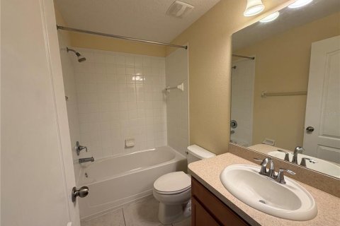 Townhouse in Lakeland, Florida 2 bedrooms, 113.71 sq.m. № 2155257 - photo 8