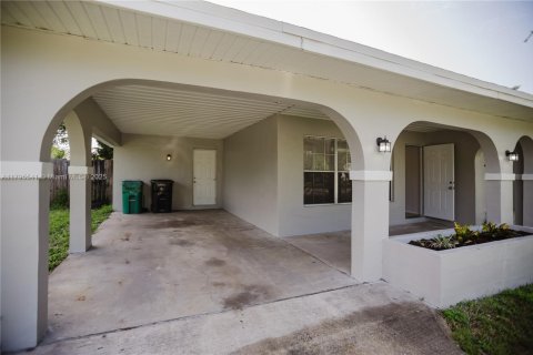 Villa ou maison à vendre à Port St. Lucie, Floride: 3 chambres, 108.32 m2 № 1711701 - photo 18