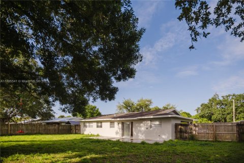 Villa ou maison à vendre à Port St. Lucie, Floride: 3 chambres, 108.32 m2 № 1711701 - photo 22