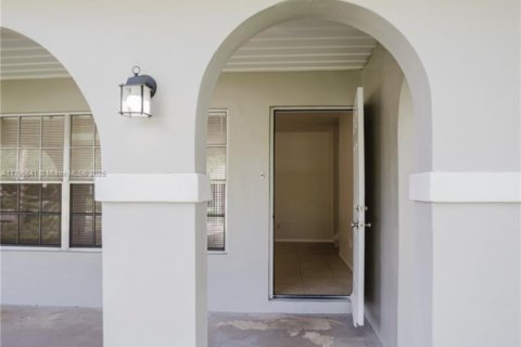 Villa ou maison à vendre à Port St. Lucie, Floride: 3 chambres, 108.32 m2 № 1711701 - photo 19