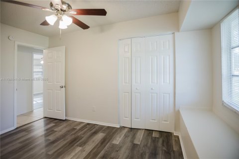 Villa ou maison à vendre à Port St. Lucie, Floride: 3 chambres, 108.32 m2 № 1711701 - photo 27