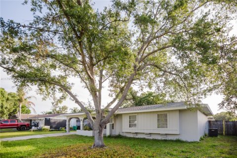 Villa ou maison à vendre à Port St. Lucie, Floride: 3 chambres, 108.32 m2 № 1711701 - photo 23