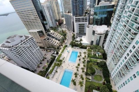 Condo in Miami, Florida, 2 bedrooms  № 2040378 - photo 2