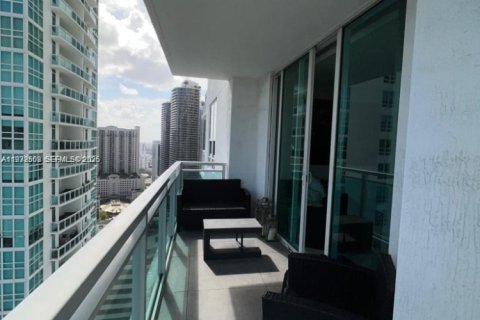 Condo in Miami, Florida, 2 bedrooms  № 2040378 - photo 4