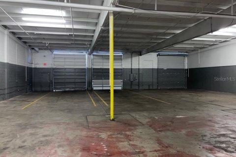 Immobilier commercial à louer à Casselberry, Floride: 1594.3 m2 № 1822800 - photo 3