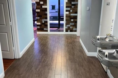 Immobilier commercial à louer à Casselberry, Floride: 1594.3 m2 № 1822800 - photo 4