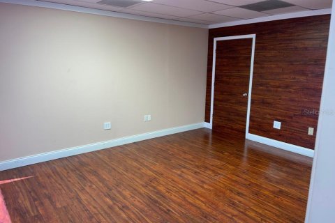 Immobilier commercial à louer à Casselberry, Floride: 1594.3 m2 № 1822800 - photo 11