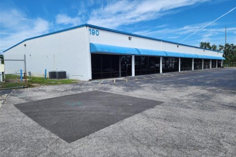 Immobilier commercial à louer à Casselberry, Floride: 1594.3 m2 № 1822800 - photo 1