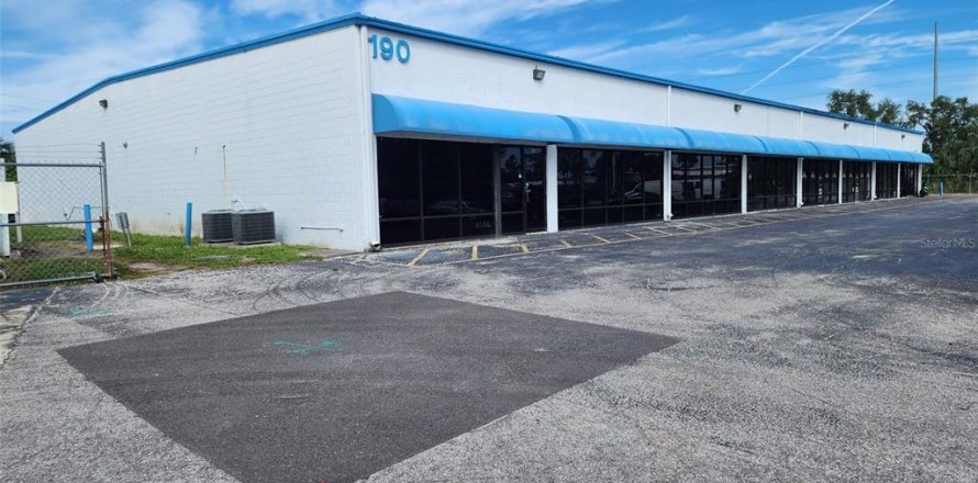 Immobilier commercial à Casselberry, Floride 1594.3 m2 № 1822800