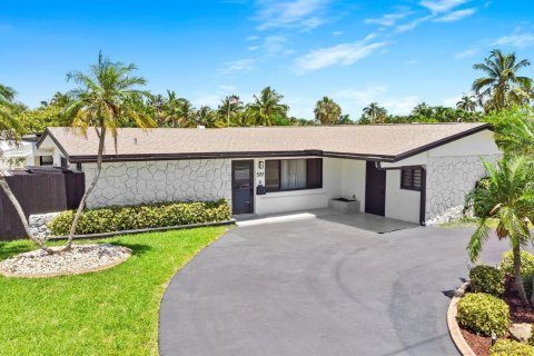 House in Pompano Beach, Florida 5 bedrooms, 235.79 sq.m. № 2261414 - photo 3