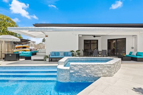 Villa ou maison à Pompano Beach, Floride 5 chambres, 235.79 m2 № 2261414