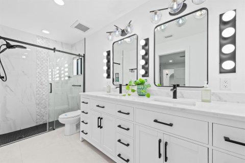 House in Pompano Beach, Florida 5 bedrooms, 235.79 sq.m. № 2261414 - photo 21