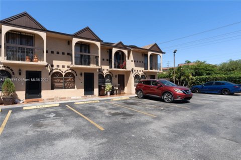 Condominio en venta en Hialeah, Florida, 2 dormitorios, 112.23 m2 № 1841104 - foto 23