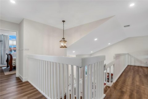 House in Pembroke Pines, Florida 4 bedrooms, 202.06 sq.m. № 2021964 - photo 20