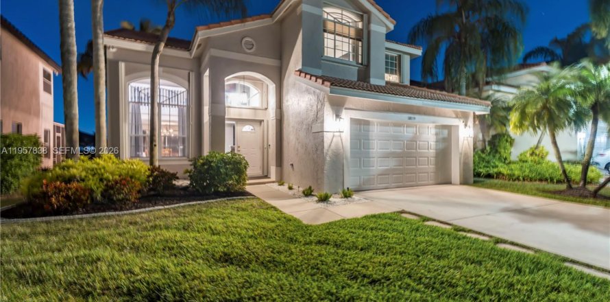 House in Pembroke Pines, Florida 4 bedrooms, 202.06 sq.m. № 2021964