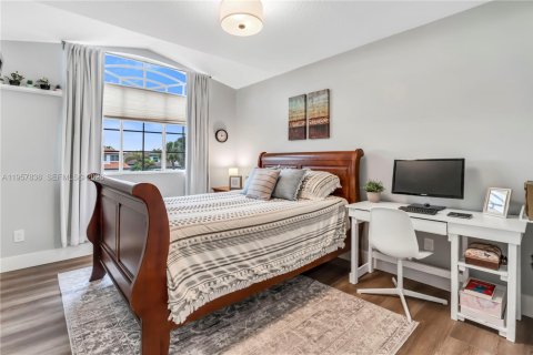 House in Pembroke Pines, Florida 4 bedrooms, 202.06 sq.m. № 2021964 - photo 27