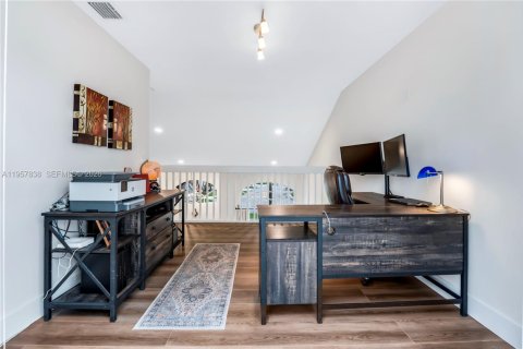 House in Pembroke Pines, Florida 4 bedrooms, 202.06 sq.m. № 2021964 - photo 22