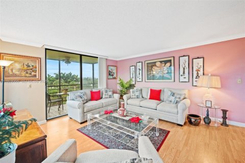 Condo in Pembroke Pines, Florida, 2 bedrooms № 1987603 - photo 9