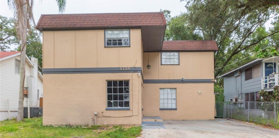 Immobilier commercial à Tampa, Floride 6 chambres, 193.98 m2 № 2405537