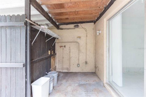 Immobilier commercial à vendre à Tampa, Floride: 6 chambres, 193.98 m2 № 2405537 - photo 23