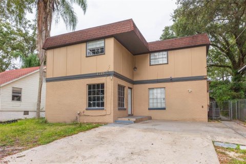 Immobilier commercial à vendre à Tampa, Floride: 6 chambres, 193.98 m2 № 2405537 - photo 2