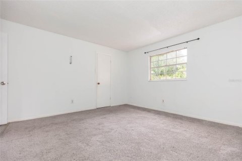 Immobilier commercial à vendre à Tampa, Floride: 6 chambres, 193.98 m2 № 2405537 - photo 17