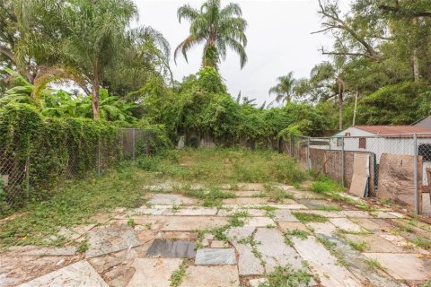Immobilier commercial à vendre à Tampa, Floride: 6 chambres, 193.98 m2 № 2405537 - photo 25