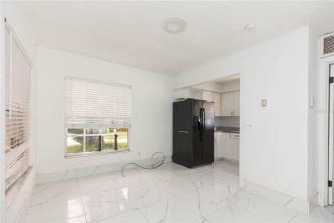 Immobilier commercial à vendre à Tampa, Floride: 6 chambres, 193.98 m2 № 2405537 - photo 5