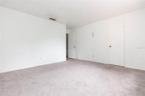 Immobilier commercial à vendre à Tampa, Floride: 6 chambres, 193.98 m2 № 2405537 - photo 16
