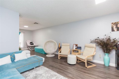 Immobilier commercial à vendre à Tampa, Floride: 6 chambres, 193.98 m2 № 2405537 - photo 30