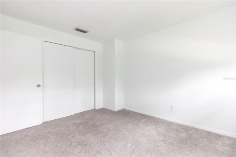 Immobilier commercial à vendre à Tampa, Floride: 6 chambres, 193.98 m2 № 2405537 - photo 20
