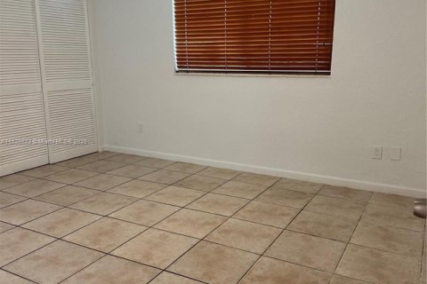 Condominio en venta en Pinecrest, Florida, 1 dormitorio, 68.75 m2 № 1874953 - foto 12