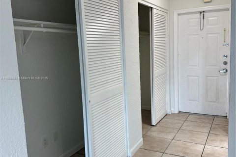 Condominio en venta en Pinecrest, Florida, 1 dormitorio, 68.75 m2 № 1874953 - foto 16