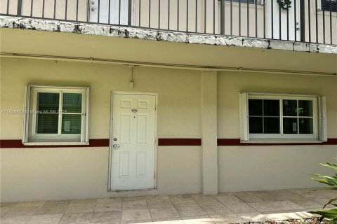 Condominio en venta en Pinecrest, Florida, 1 dormitorio, 68.75 m2 № 1874953 - foto 4