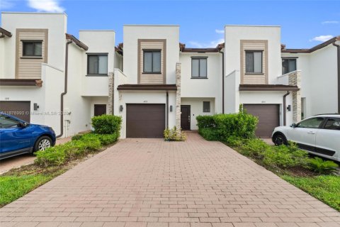 Townhouse in Miami, Florida 3 bedrooms, 128.02 sq.m. № 1922995 - photo 1