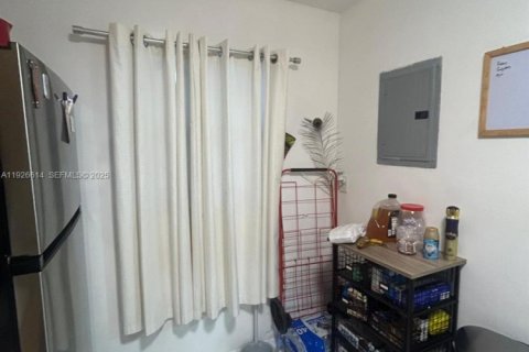 Copropriété à louer à Miami, Floride: 2 chambres, 74.32 m2 № 1985911 - photo 2