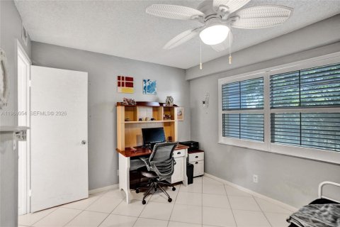 Copropriété à vendre à Pembroke Pines, Floride: 2 chambres, 110.74 m2 № 2029227 - photo 5