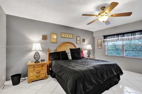 Copropriété à vendre à Pembroke Pines, Floride: 2 chambres, 110.74 m2 № 2029227 - photo 11