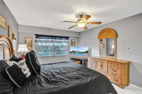 Copropriété à vendre à Pembroke Pines, Floride: 2 chambres, 110.74 m2 № 2029227 - photo 12