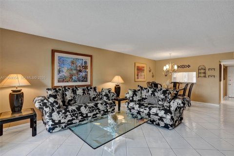 Copropriété à vendre à Pembroke Pines, Floride: 2 chambres, 110.74 m2 № 2029227 - photo 28