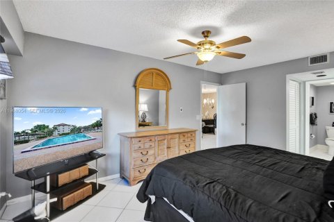 Copropriété à vendre à Pembroke Pines, Floride: 2 chambres, 110.74 m2 № 2029227 - photo 15