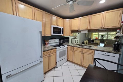 Copropriété à vendre à Coconut Creek, Floride: 2 chambres, 103.96 m2 № 2084574 - photo 16