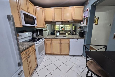 Copropriété à vendre à Coconut Creek, Floride: 2 chambres, 103.96 m2 № 2084574 - photo 17